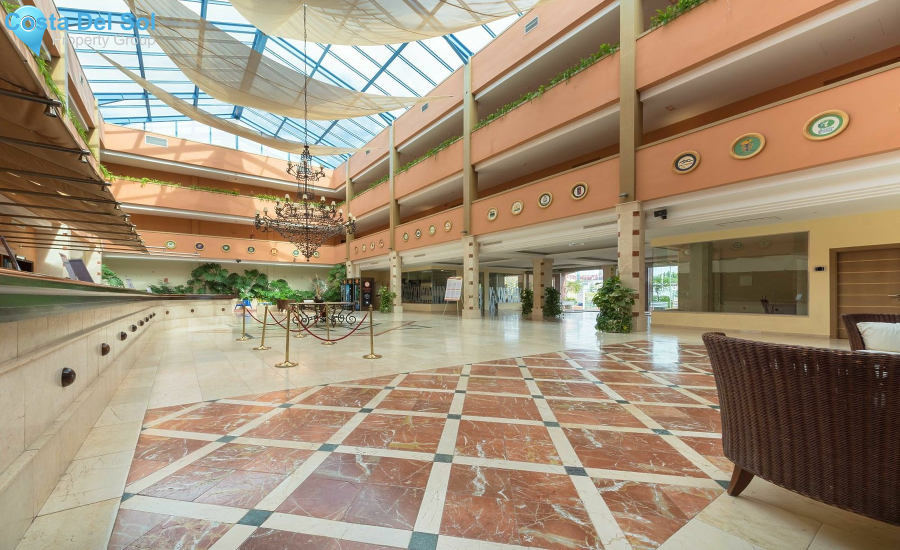 Middle Floor Apartment in Benahavís-1519457