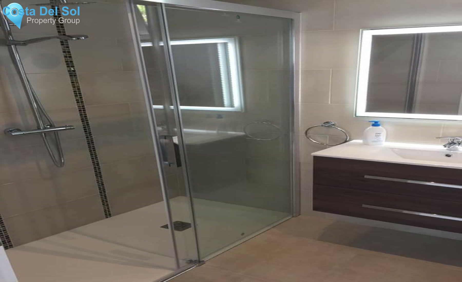 Middle Floor Apartment in Calahonda-1271717