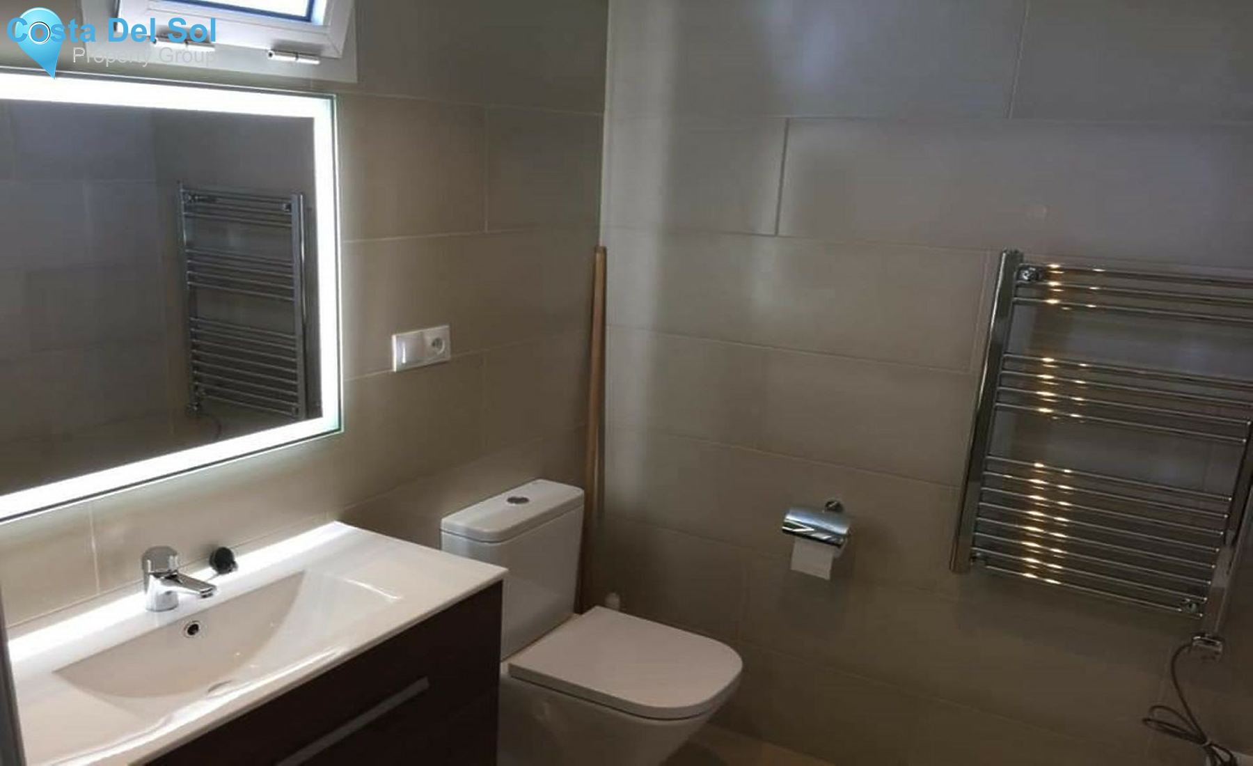 Middle Floor Apartment in Calahonda-1271718