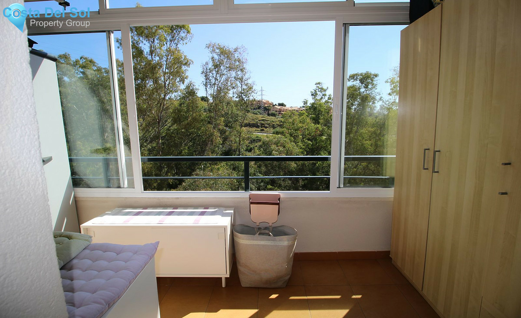 Middle Floor Apartment in Calahonda-1279006