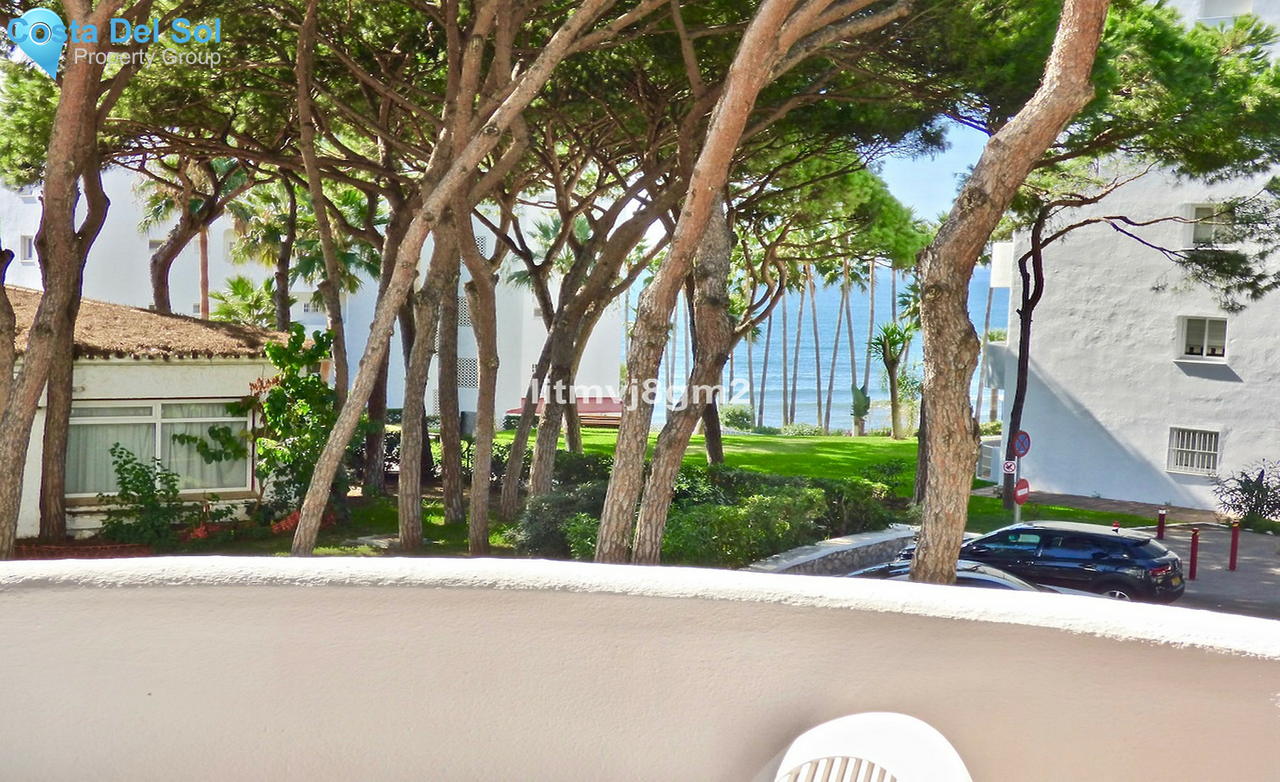 Middle Floor Apartment in Calahonda-1357428