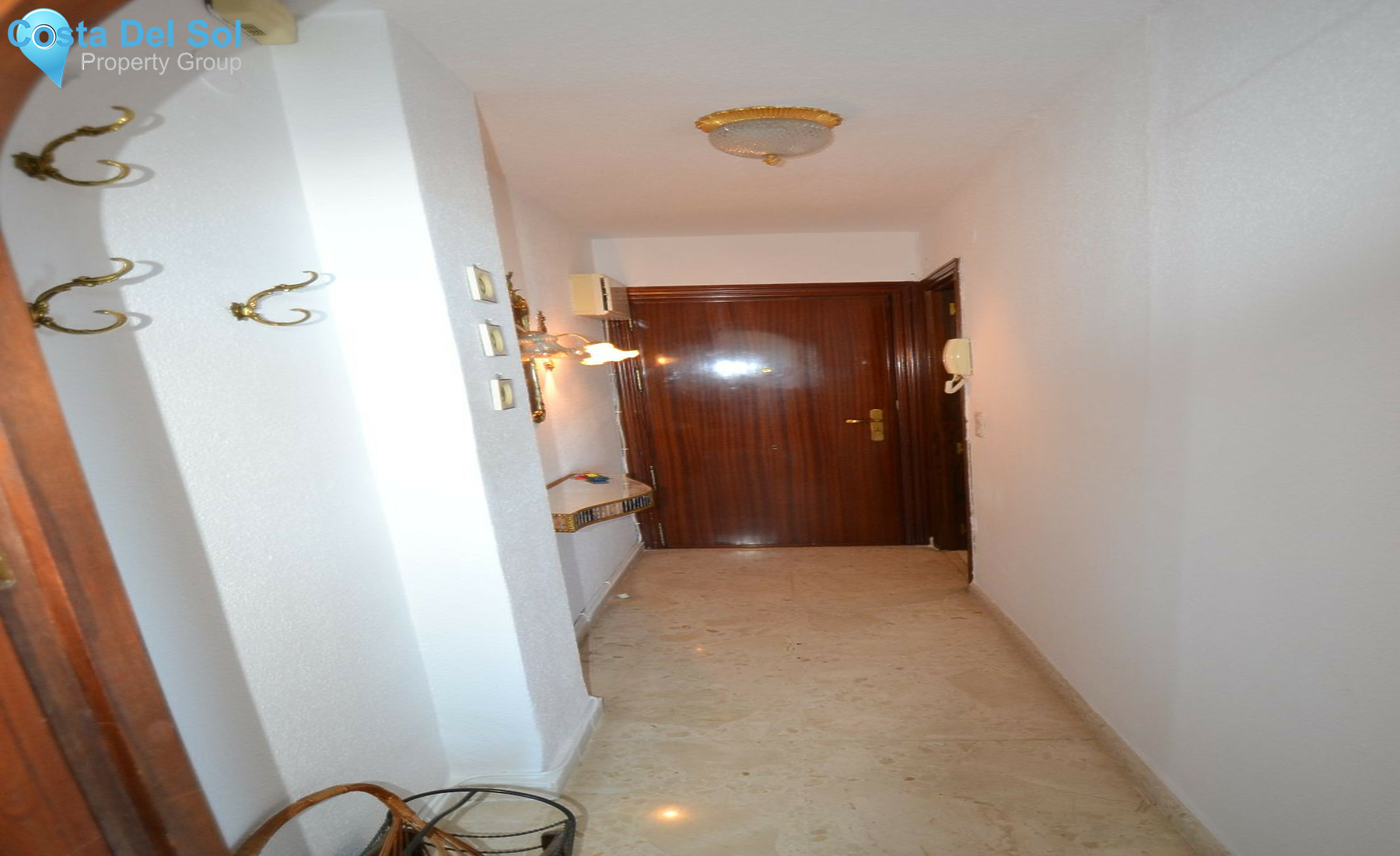Middle Floor Apartment in Calahonda-1407333