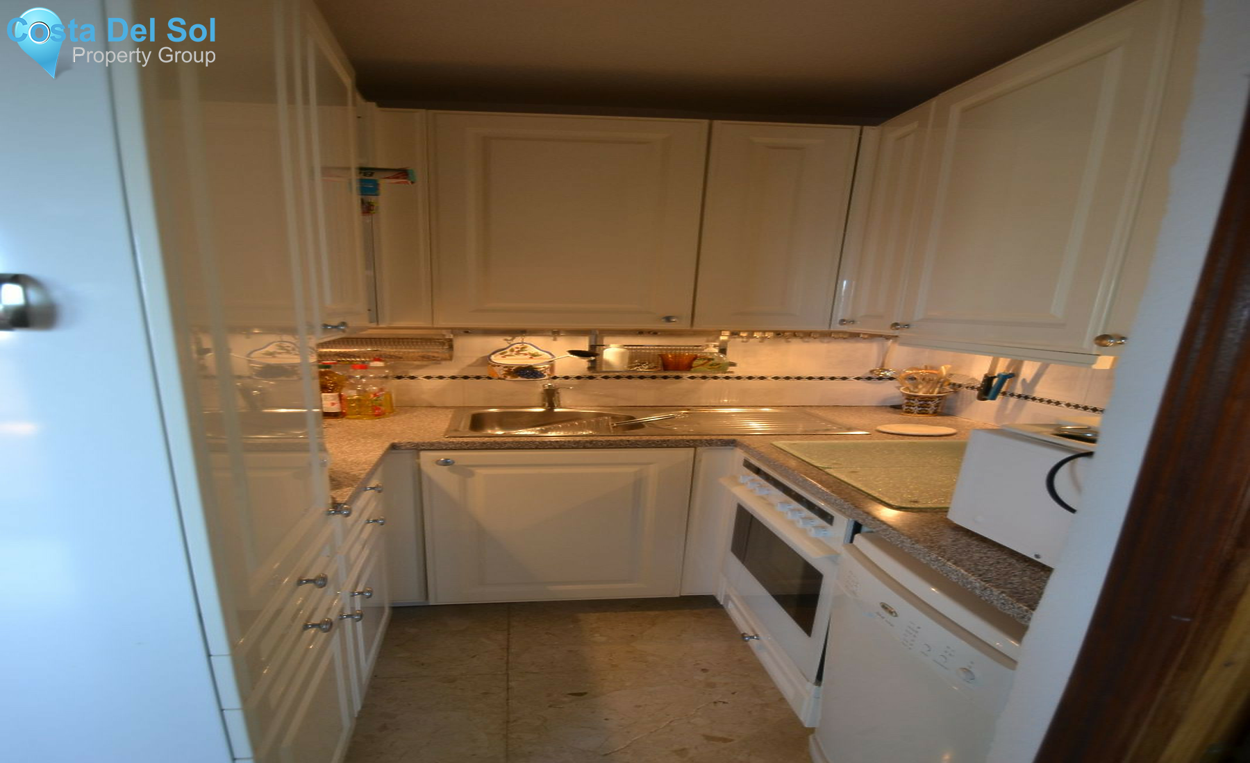 Middle Floor Apartment in Calahonda-1407324