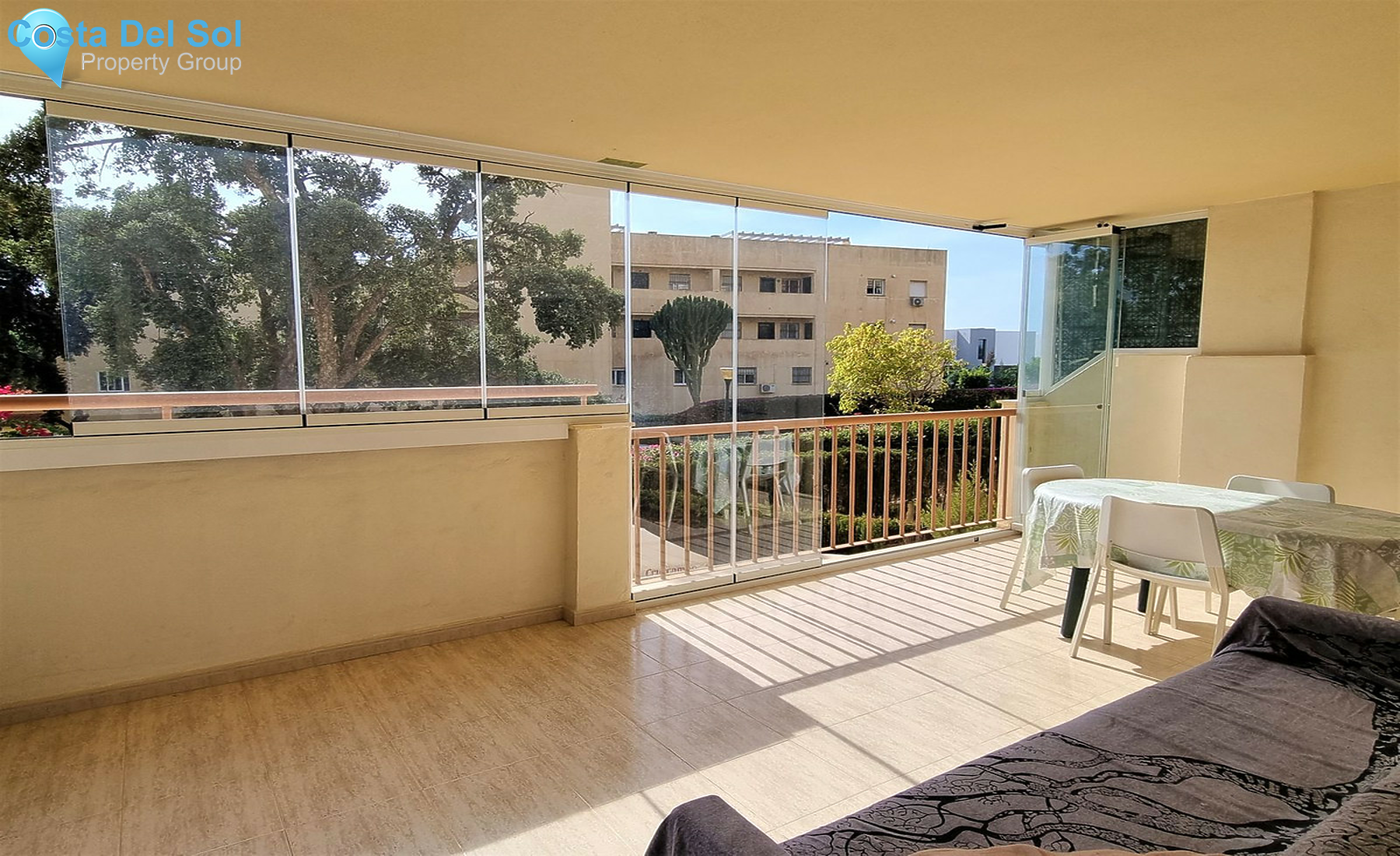 Middle Floor Apartment in Calahonda-1522394