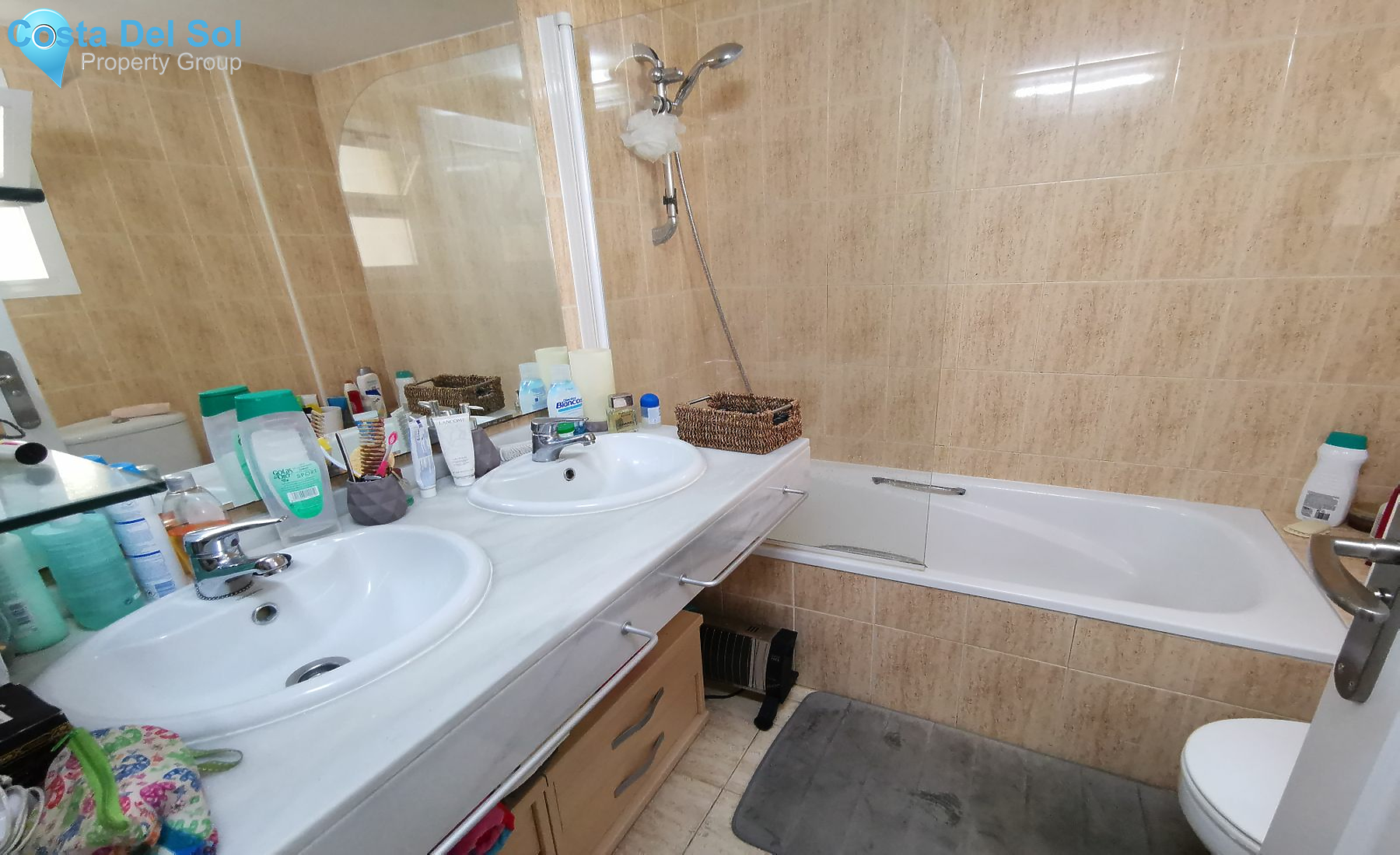 Middle Floor Apartment in Calahonda-1137247