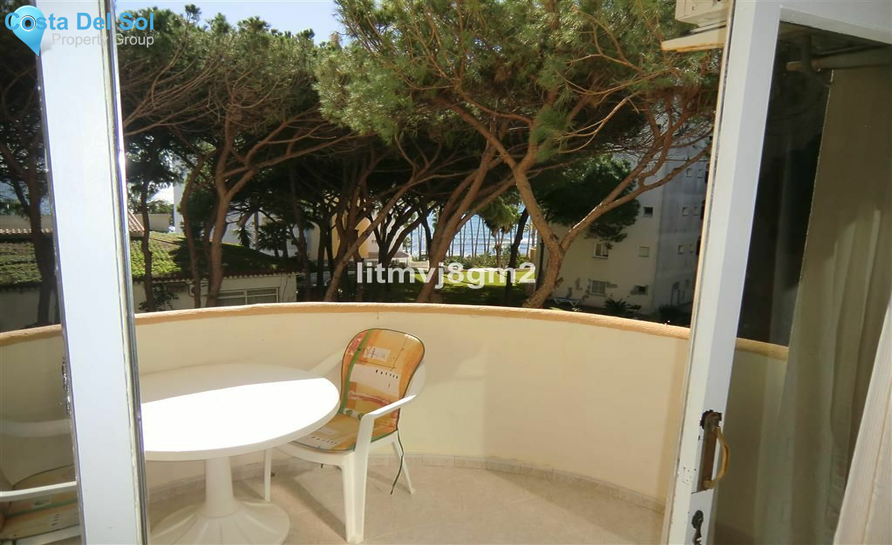 Middle Floor Apartment in Calahonda-1171545