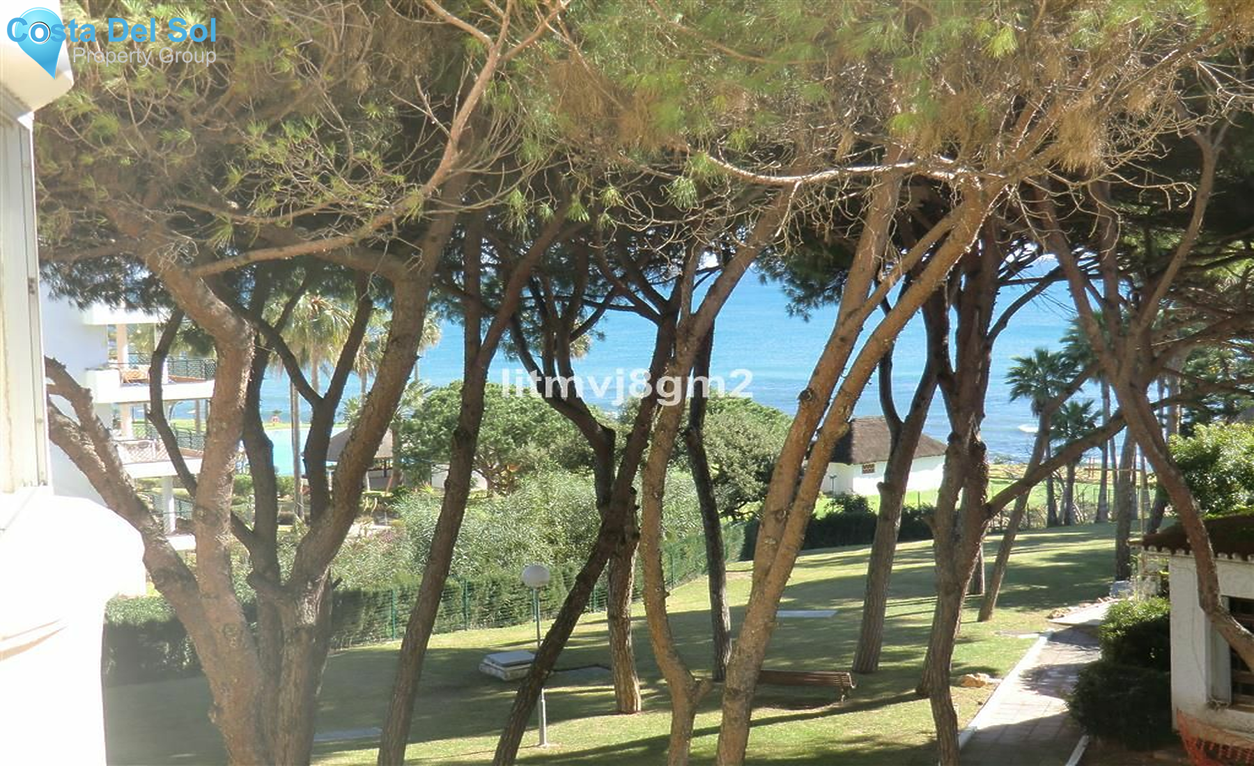 Middle Floor Apartment in Calahonda-1171531