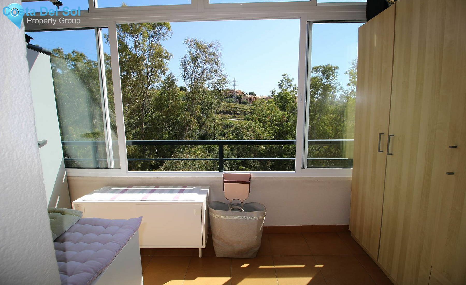 Middle Floor Apartment in Calahonda-1180158