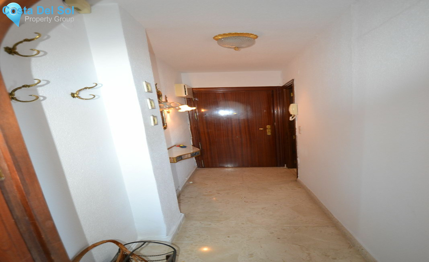Middle Floor Apartment in Calahonda-1423807