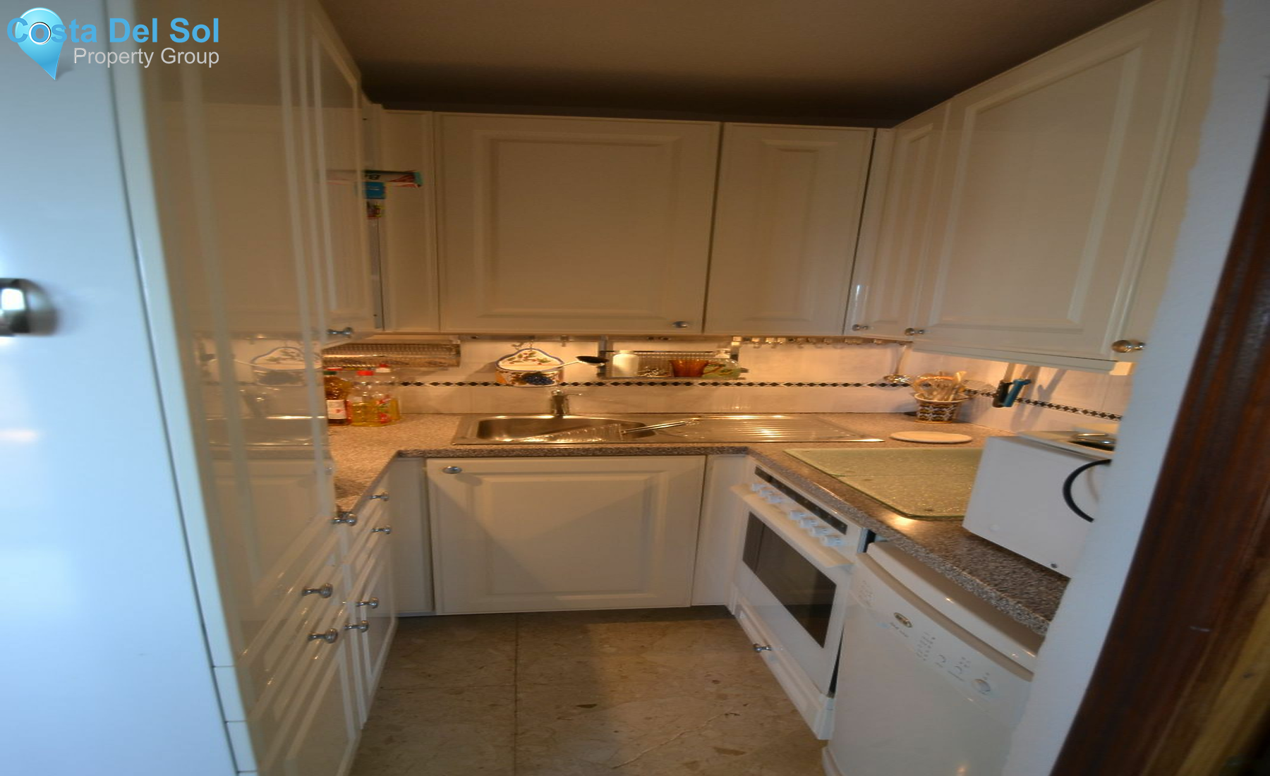 Middle Floor Apartment in Calahonda-1423798