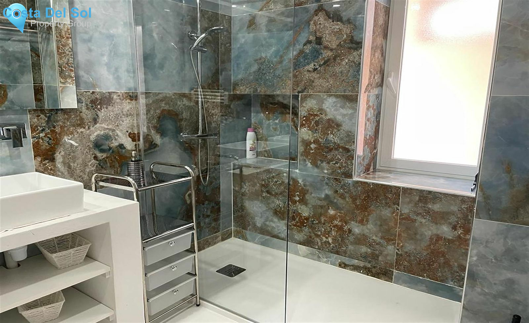 Middle Floor Apartment in Calahonda-1442127