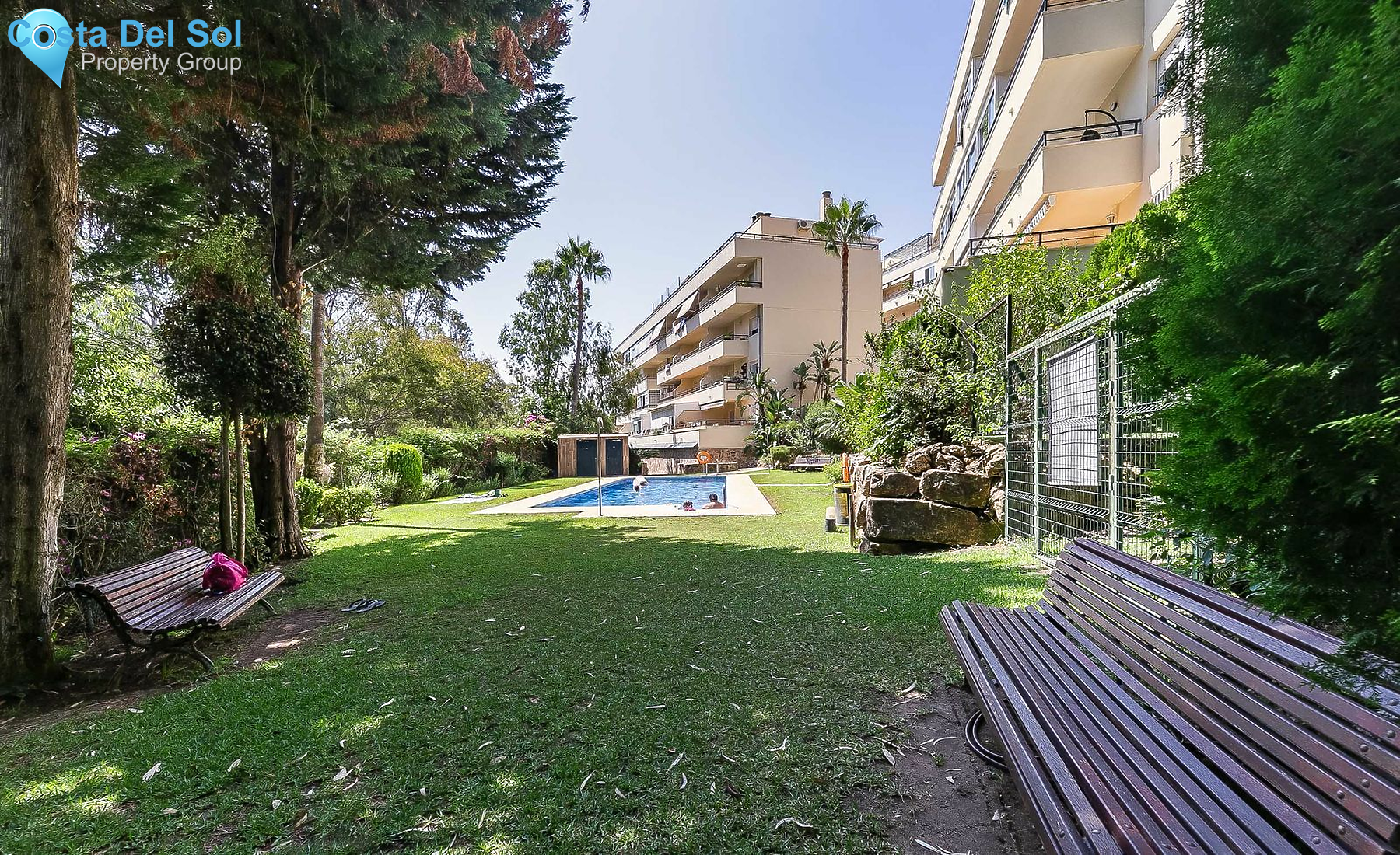 Middle Floor Apartment in Calahonda-1494886