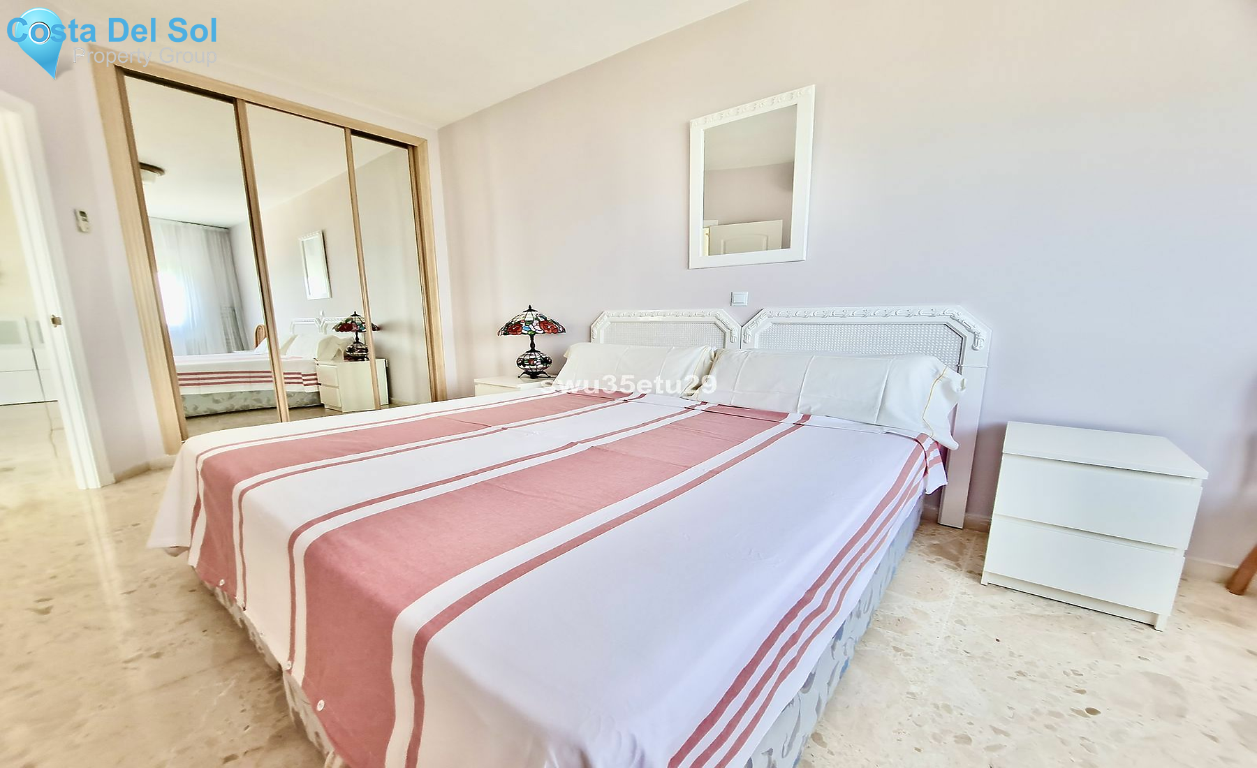 Middle Floor Apartment in Calahonda-1552132