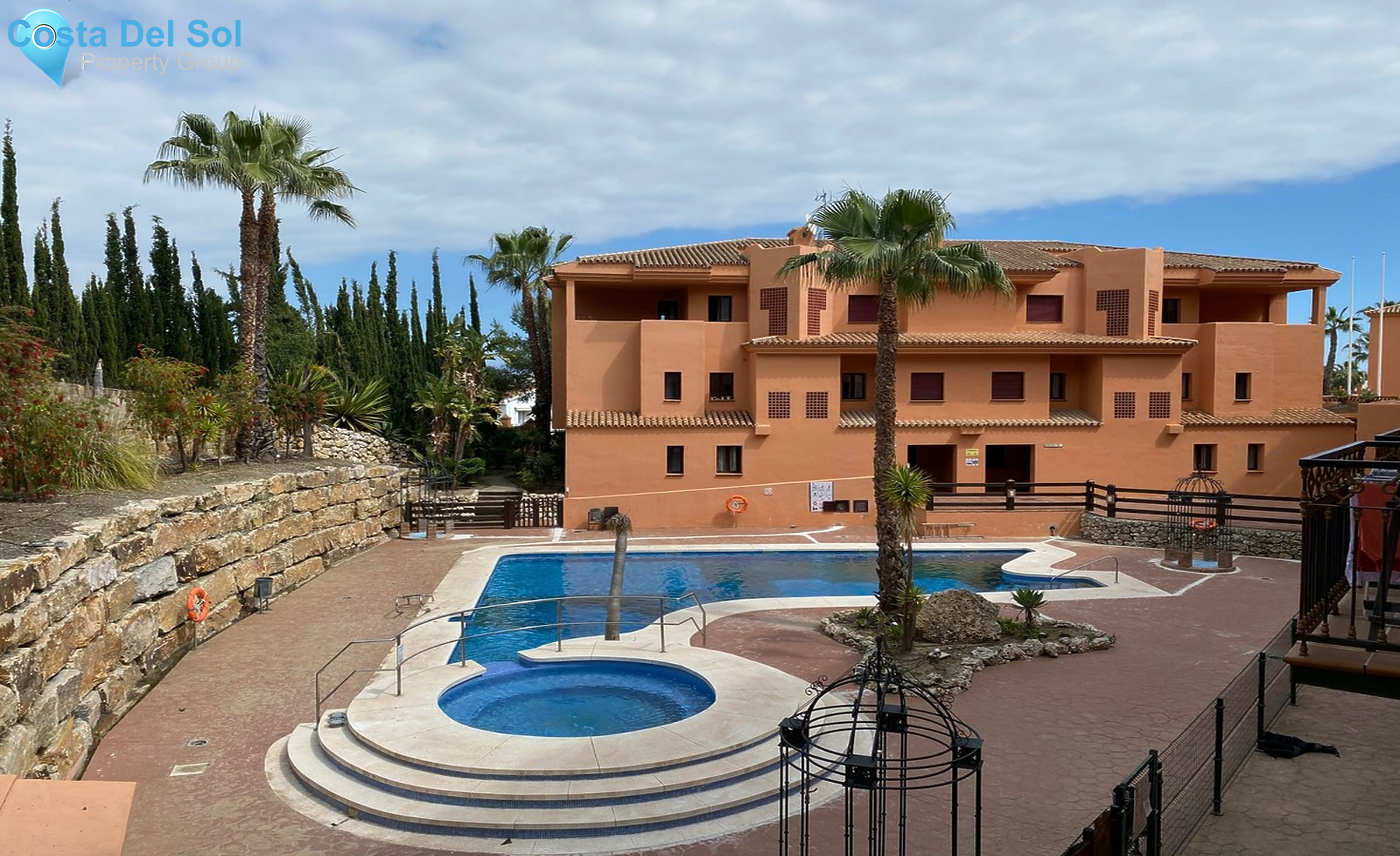 Middle Floor Apartment in El Paraiso-1308096