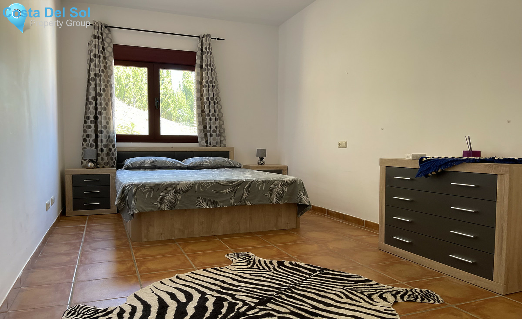 Middle Floor Apartment in El Paraiso-1308100