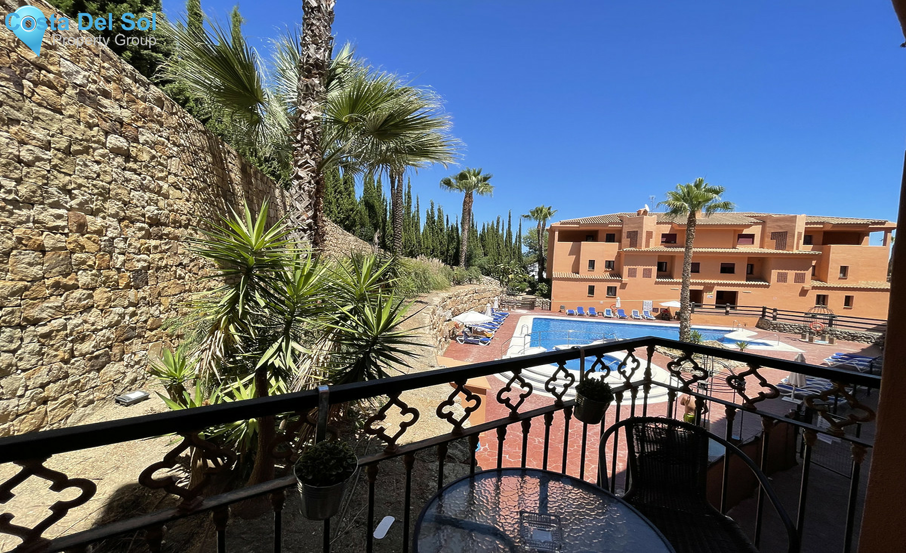 Middle Floor Apartment in El Paraiso-1308103