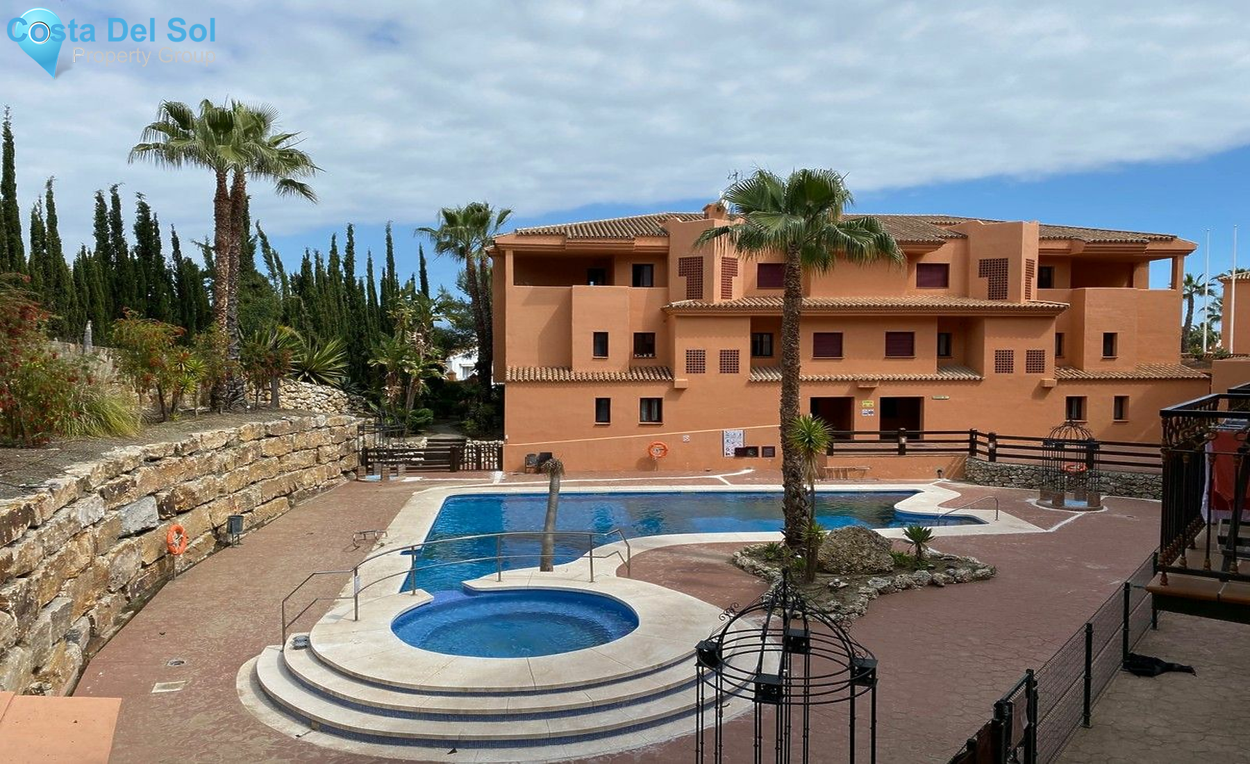 Middle Floor Apartment in El Paraiso