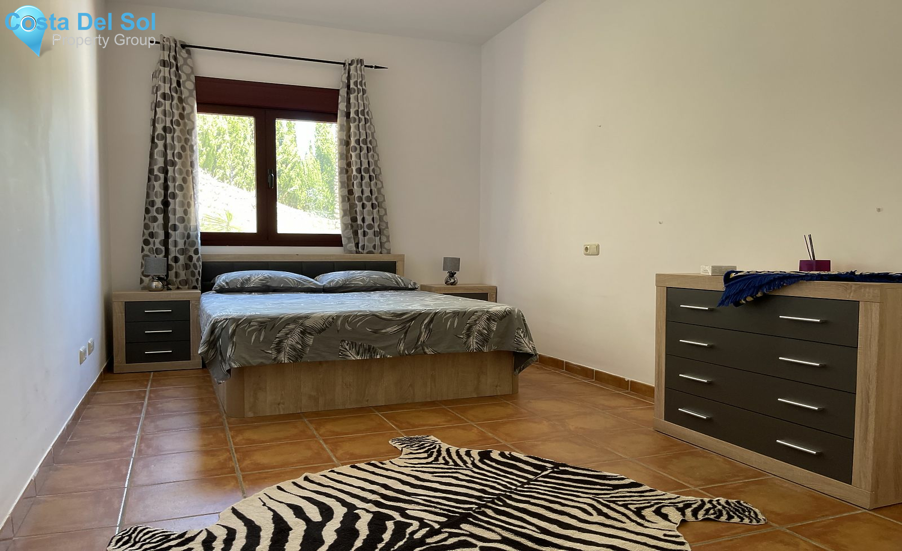 Middle Floor Apartment in El Paraiso-1394394