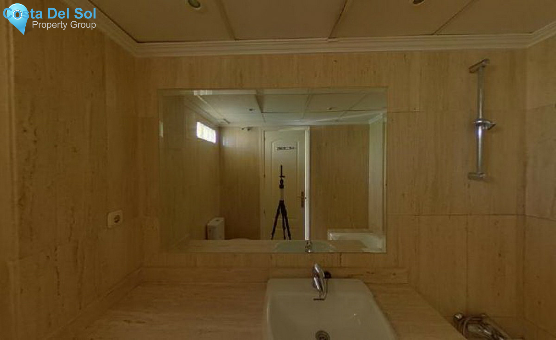 Middle Floor Apartment in Elviria-1356182