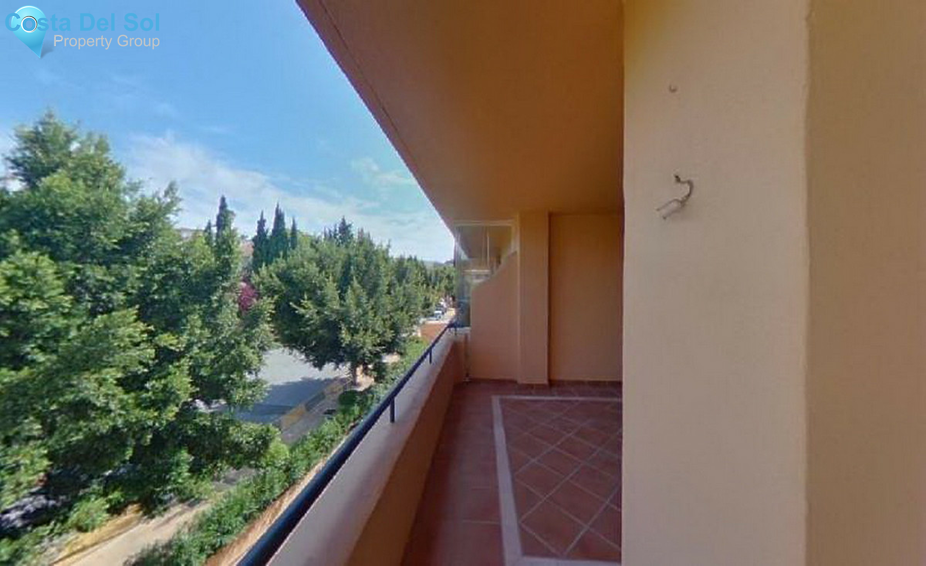 Middle Floor Apartment in Elviria-1356188
