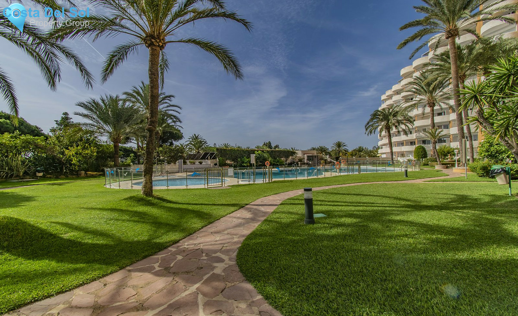 Middle Floor Apartment in Elviria-1508844