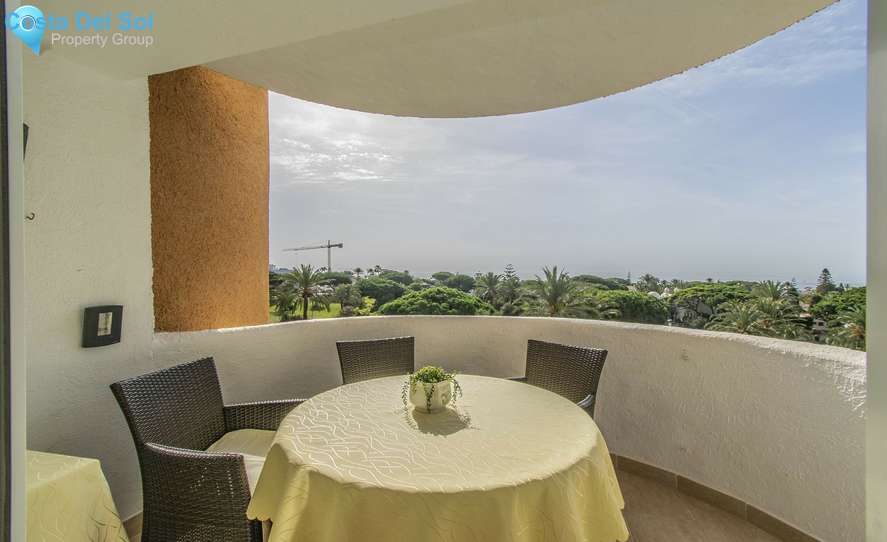 Middle Floor Apartment in Elviria-1508829