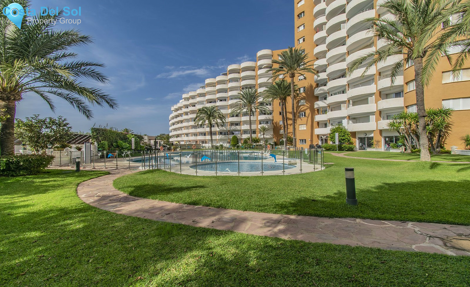 Middle Floor Apartment in Elviria-1508833