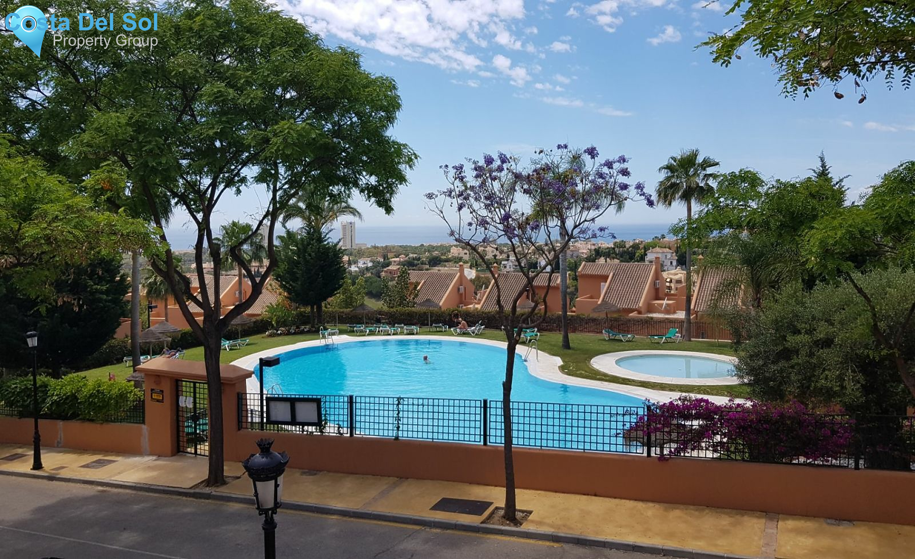 Middle Floor Apartment in Elviria-1130477