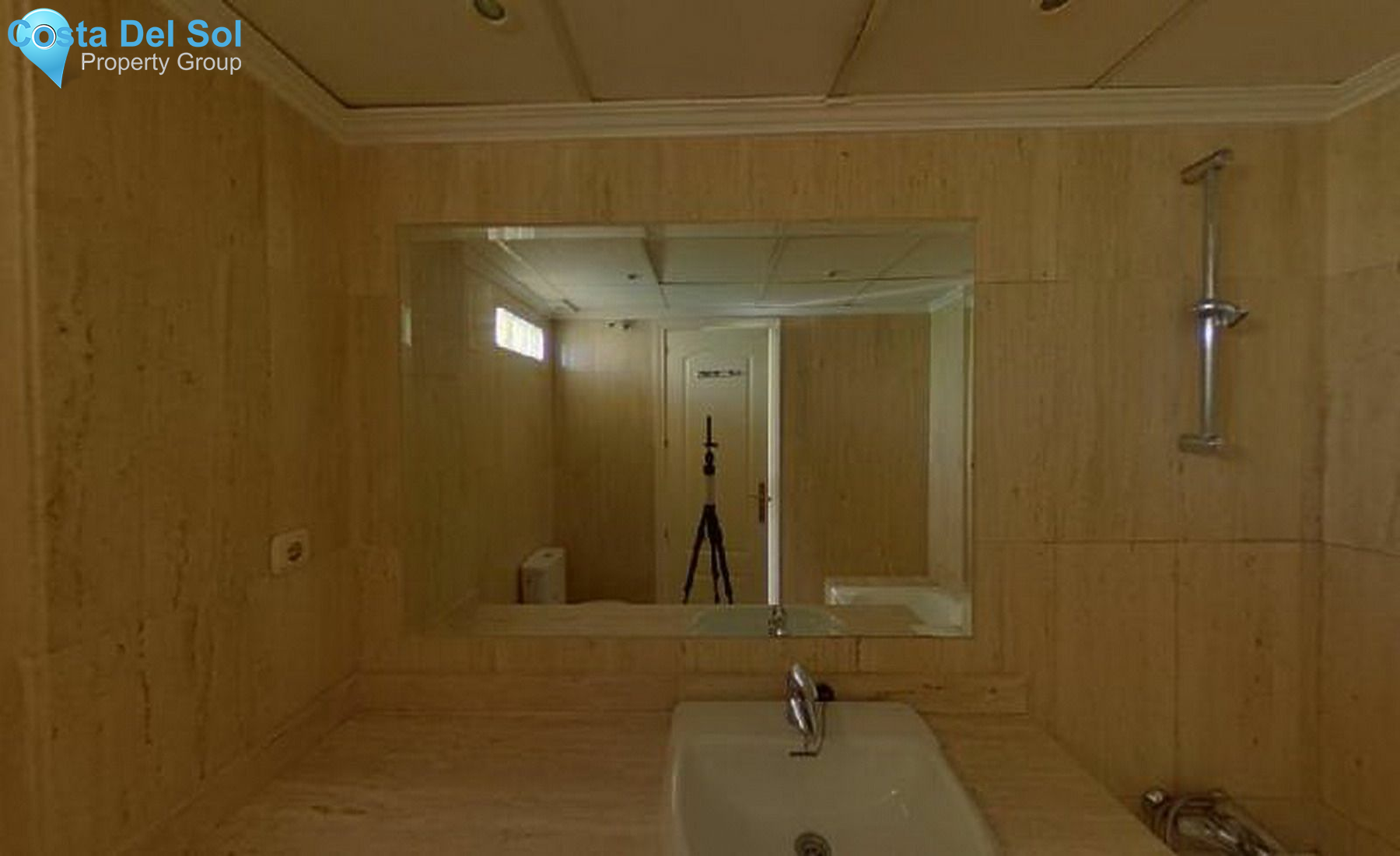 Middle Floor Apartment in Elviria-1391614