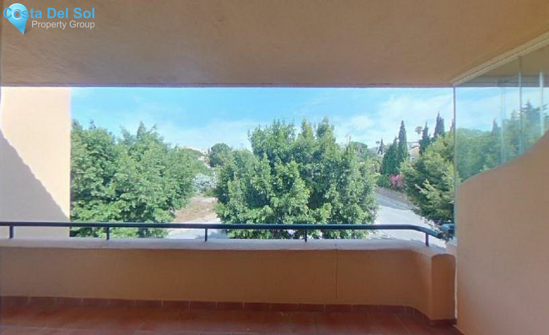 Middle Floor Apartment in Elviria-1391606