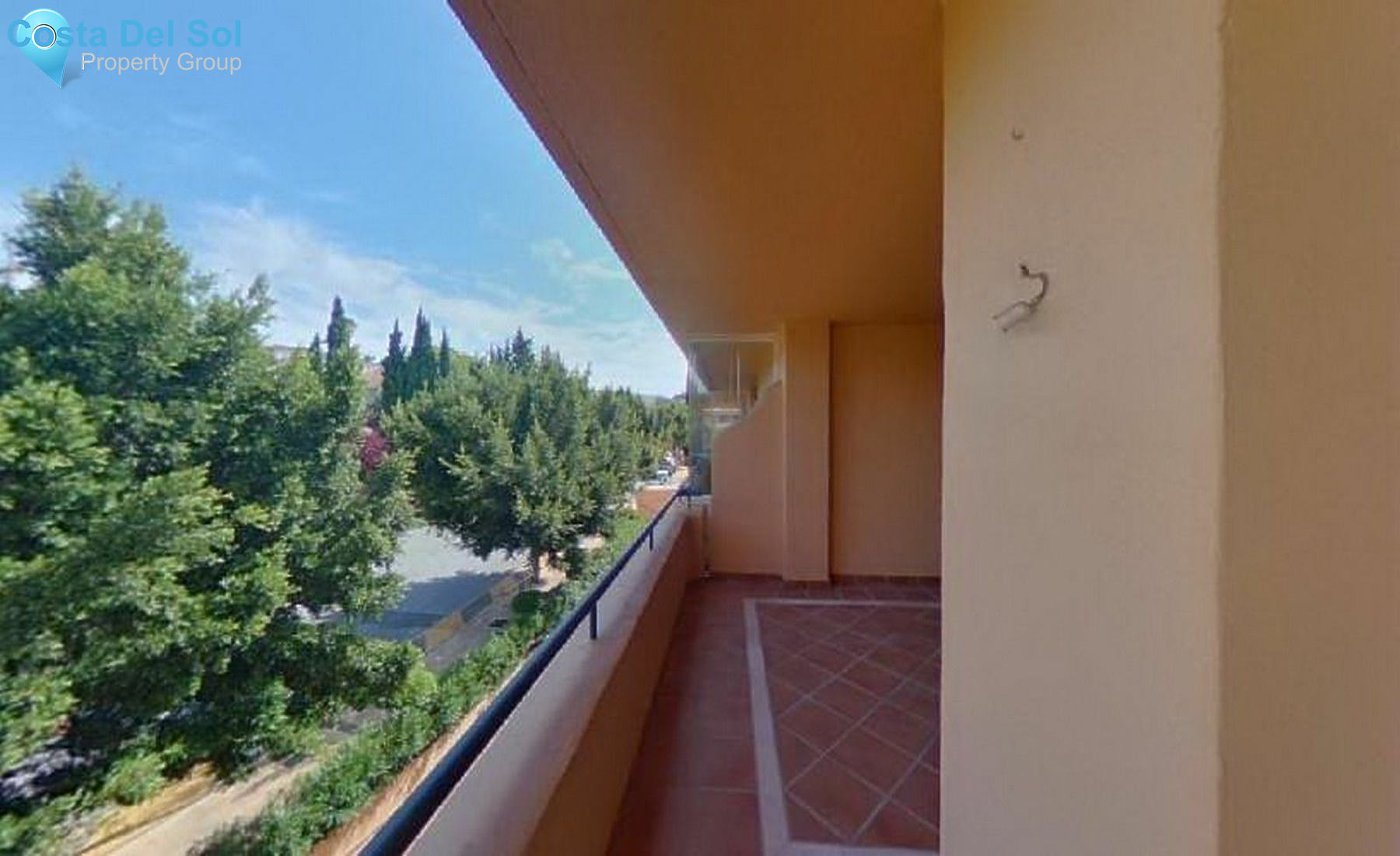 Middle Floor Apartment in Elviria-1391608