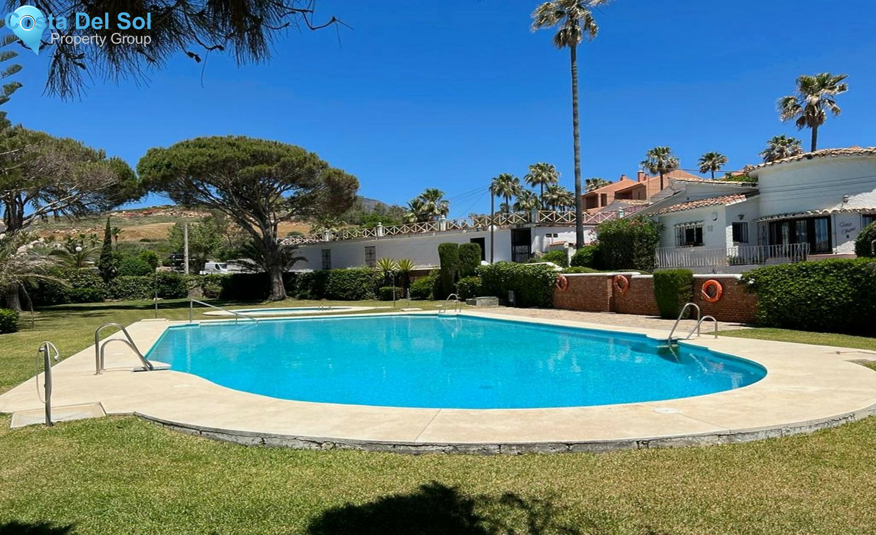 Middle Floor Apartment in Estepona-1244275