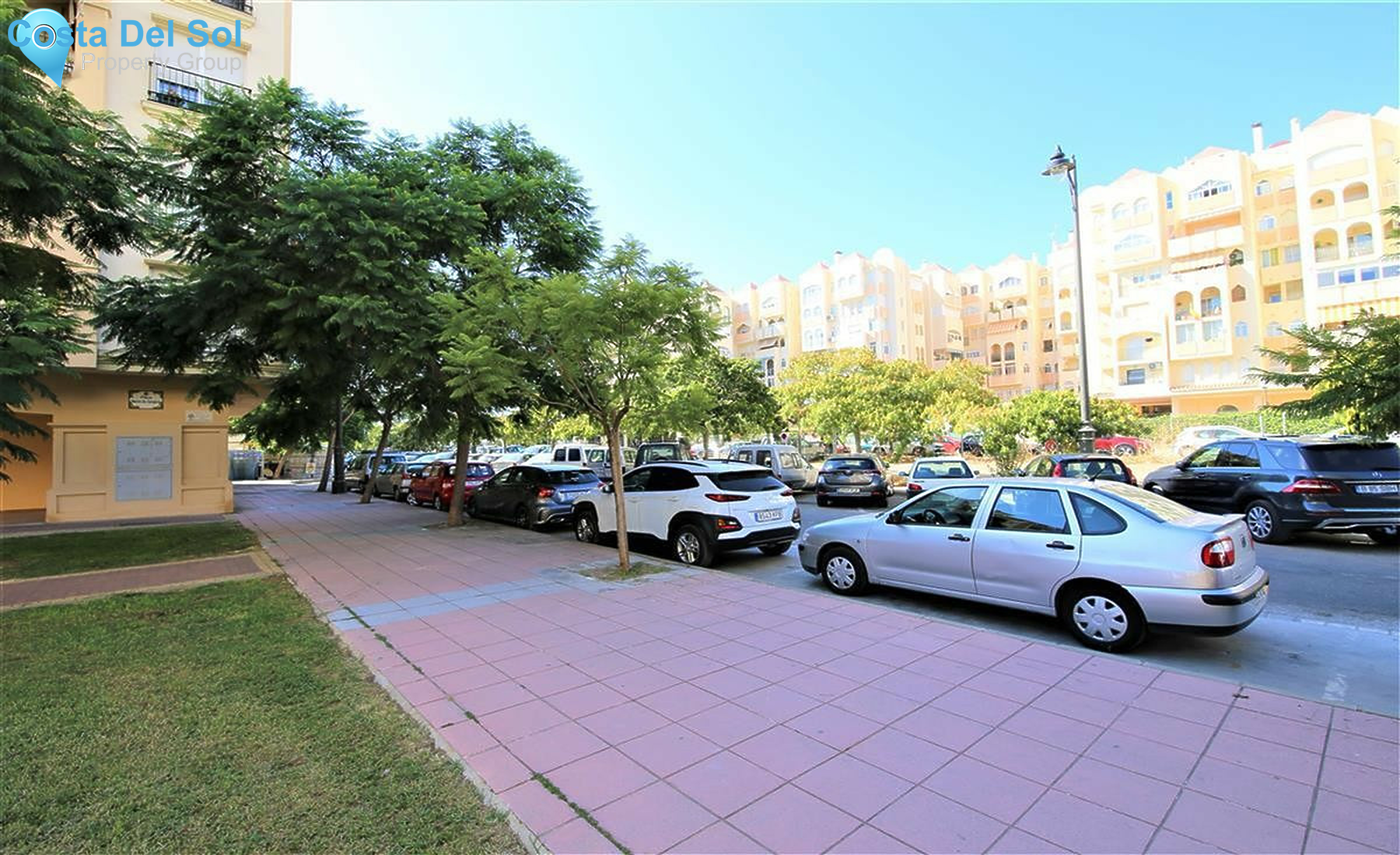 Middle Floor Apartment in Estepona-1284026