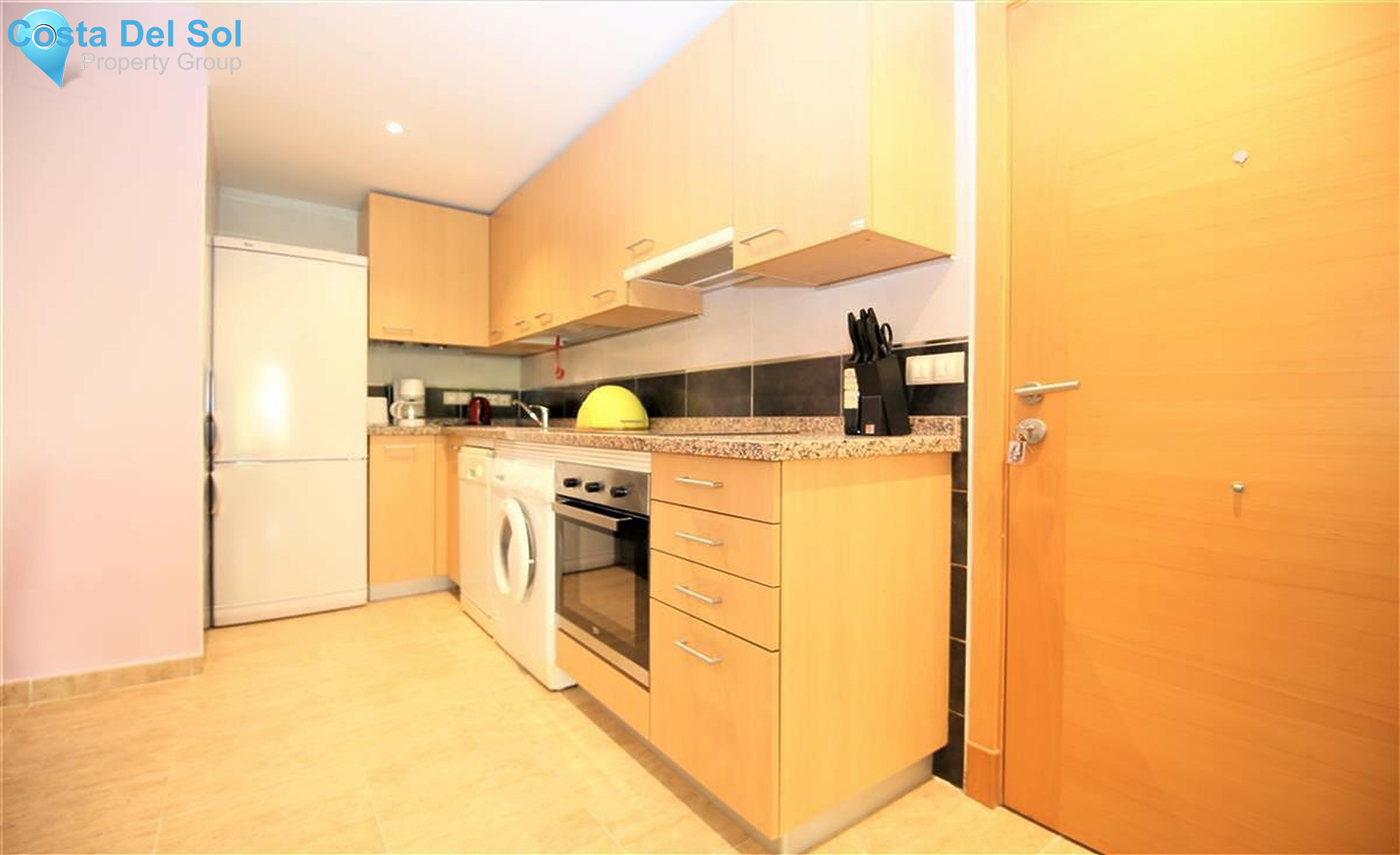 Middle Floor Apartment in Estepona-1284015