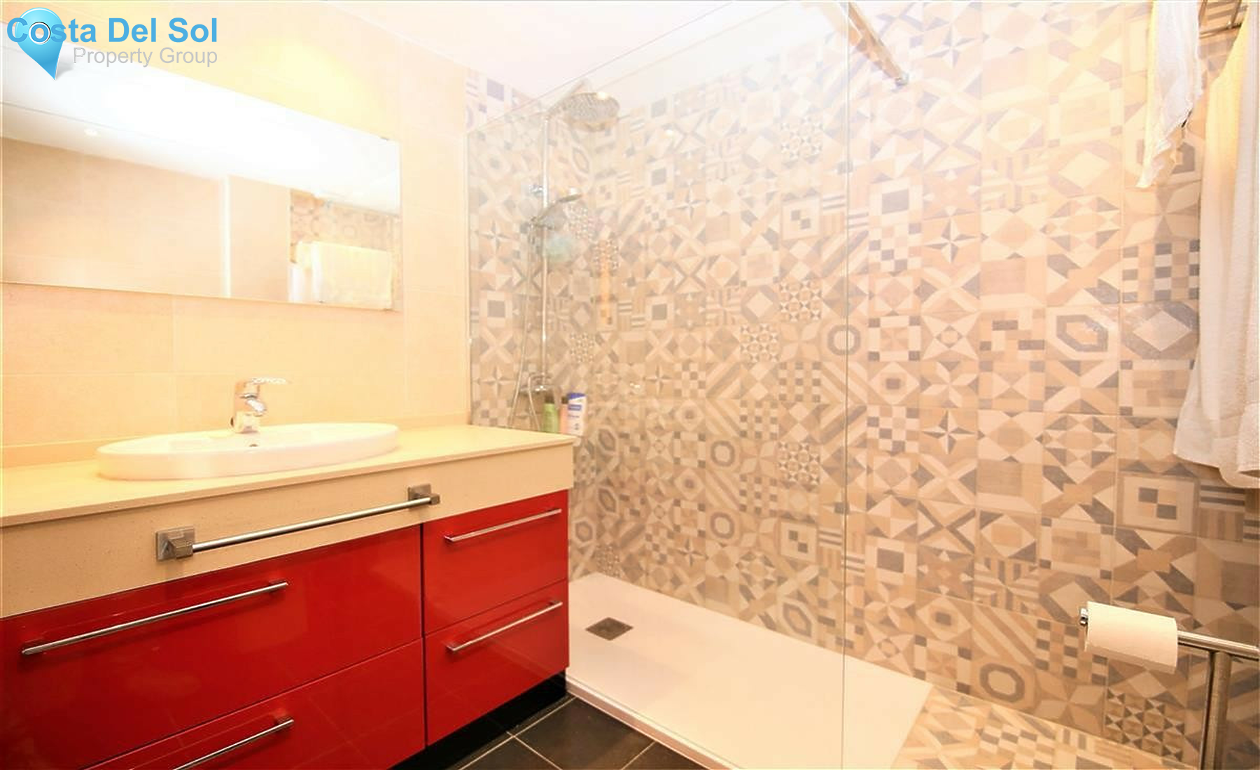Middle Floor Apartment in Estepona-1284016