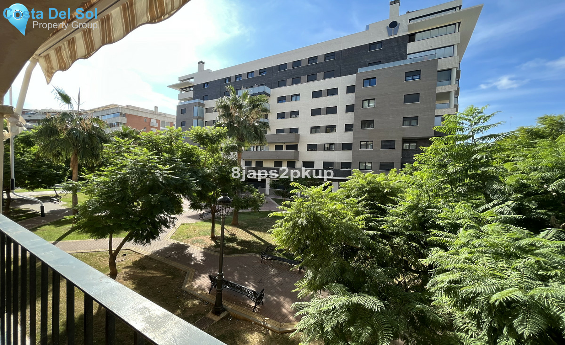 Middle Floor Apartment in Estepona-1301841