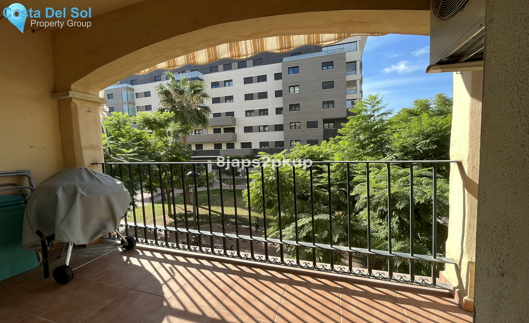 Middle Floor Apartment in Estepona-1301852