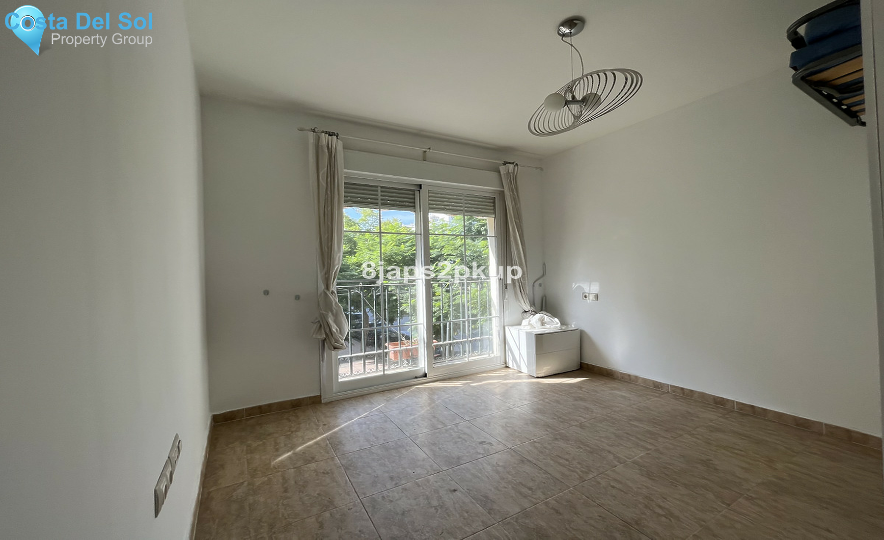 Middle Floor Apartment in Estepona-1301853