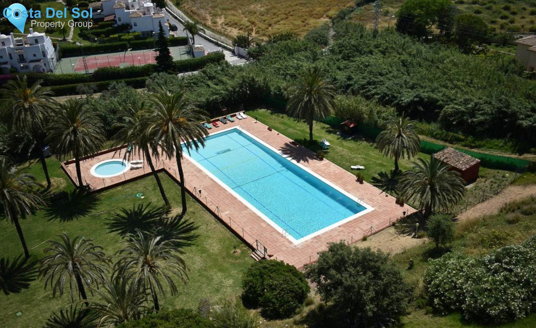 Middle Floor Apartment in Estepona-1358077
