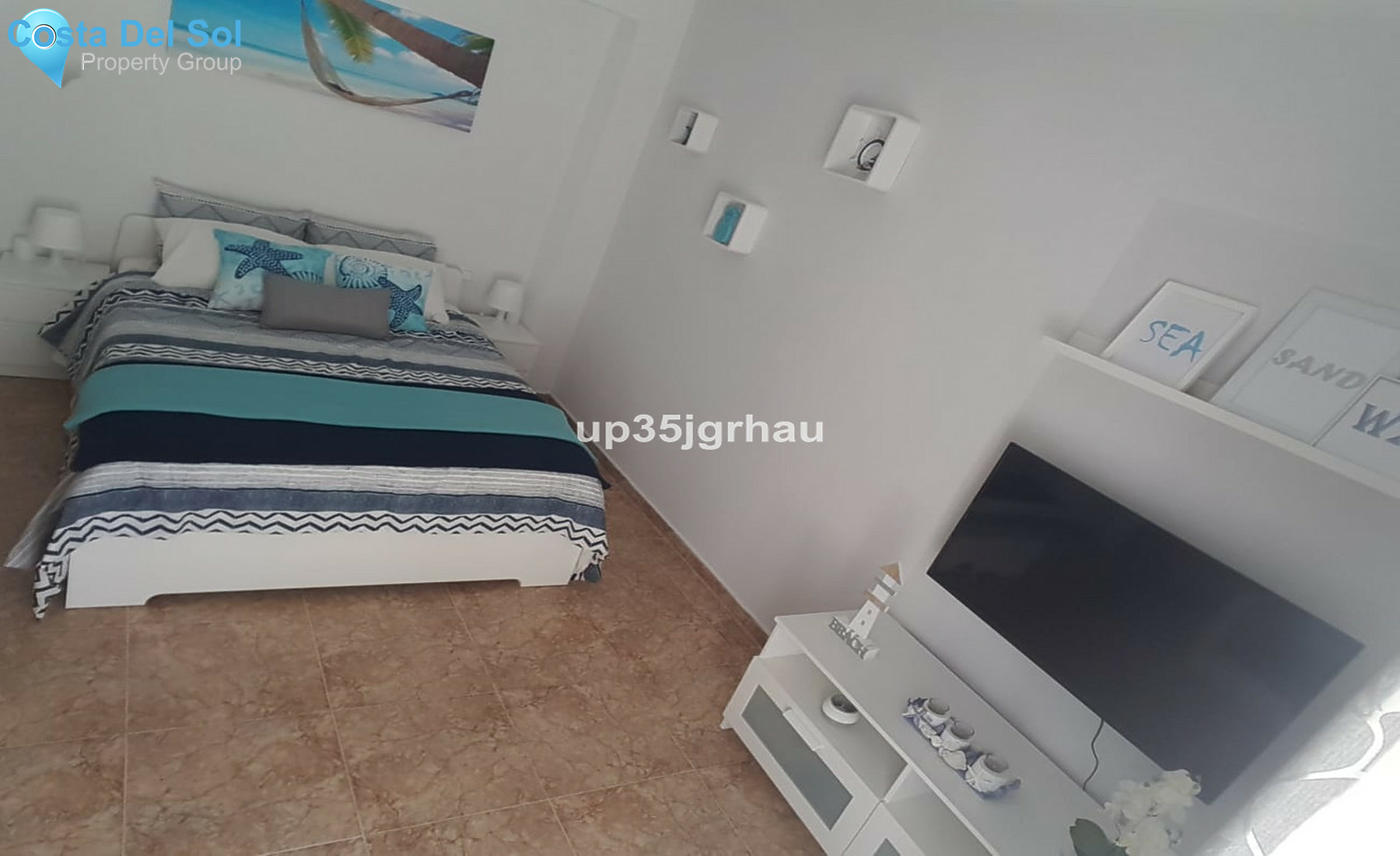 Middle Floor Apartment in Estepona-1361466