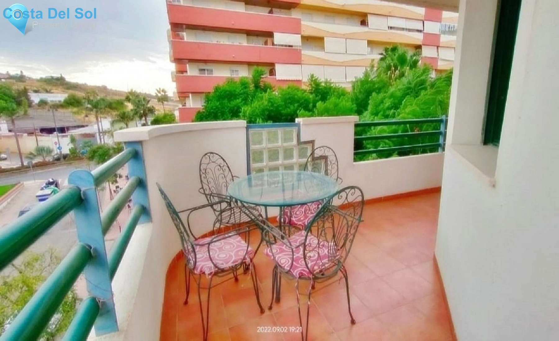 Middle Floor Apartment in Estepona-1401513