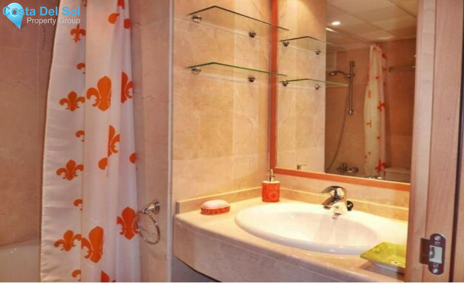Middle Floor Apartment in Estepona-1401522