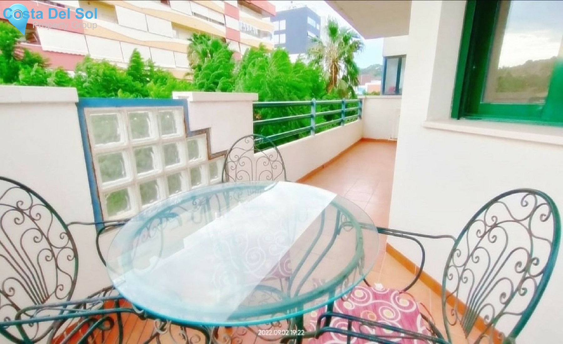 Middle Floor Apartment in Estepona-1401518