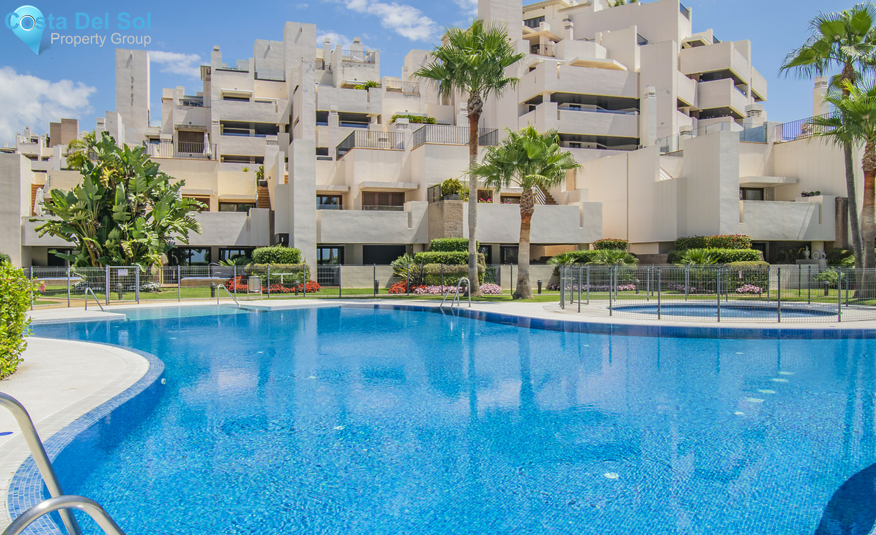 Middle Floor Apartment in Estepona-1406145