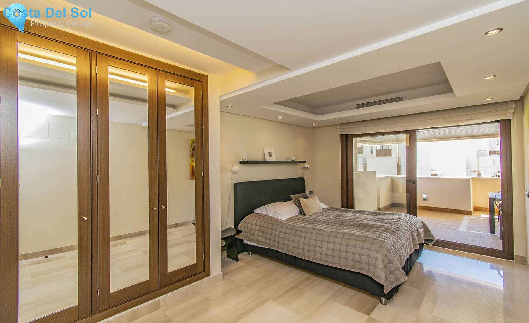 Middle Floor Apartment in Estepona-1406157