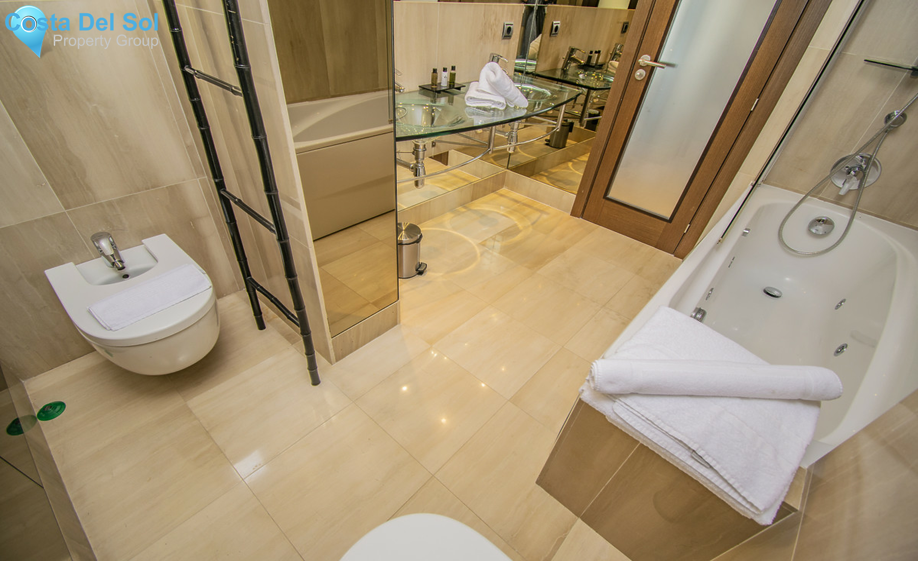 Middle Floor Apartment in Estepona-1406158