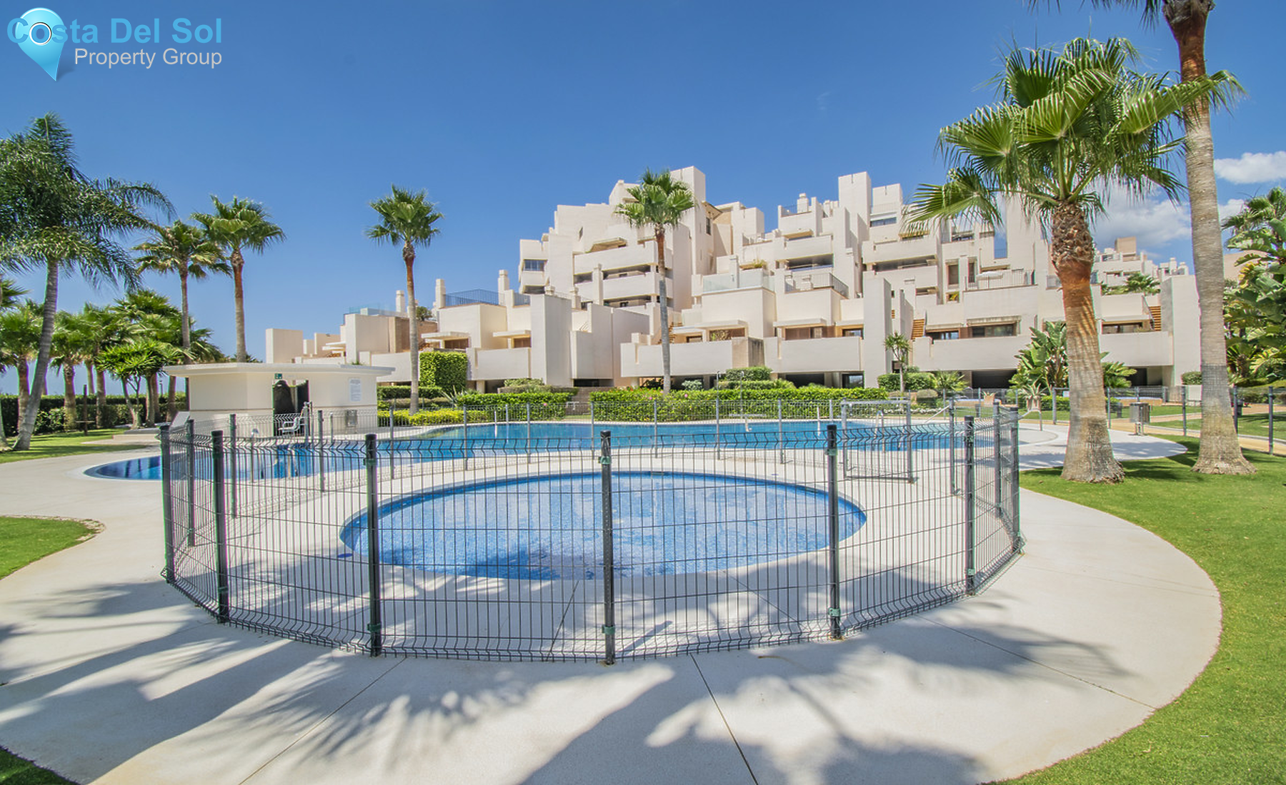 Middle Floor Apartment in Estepona-1406160