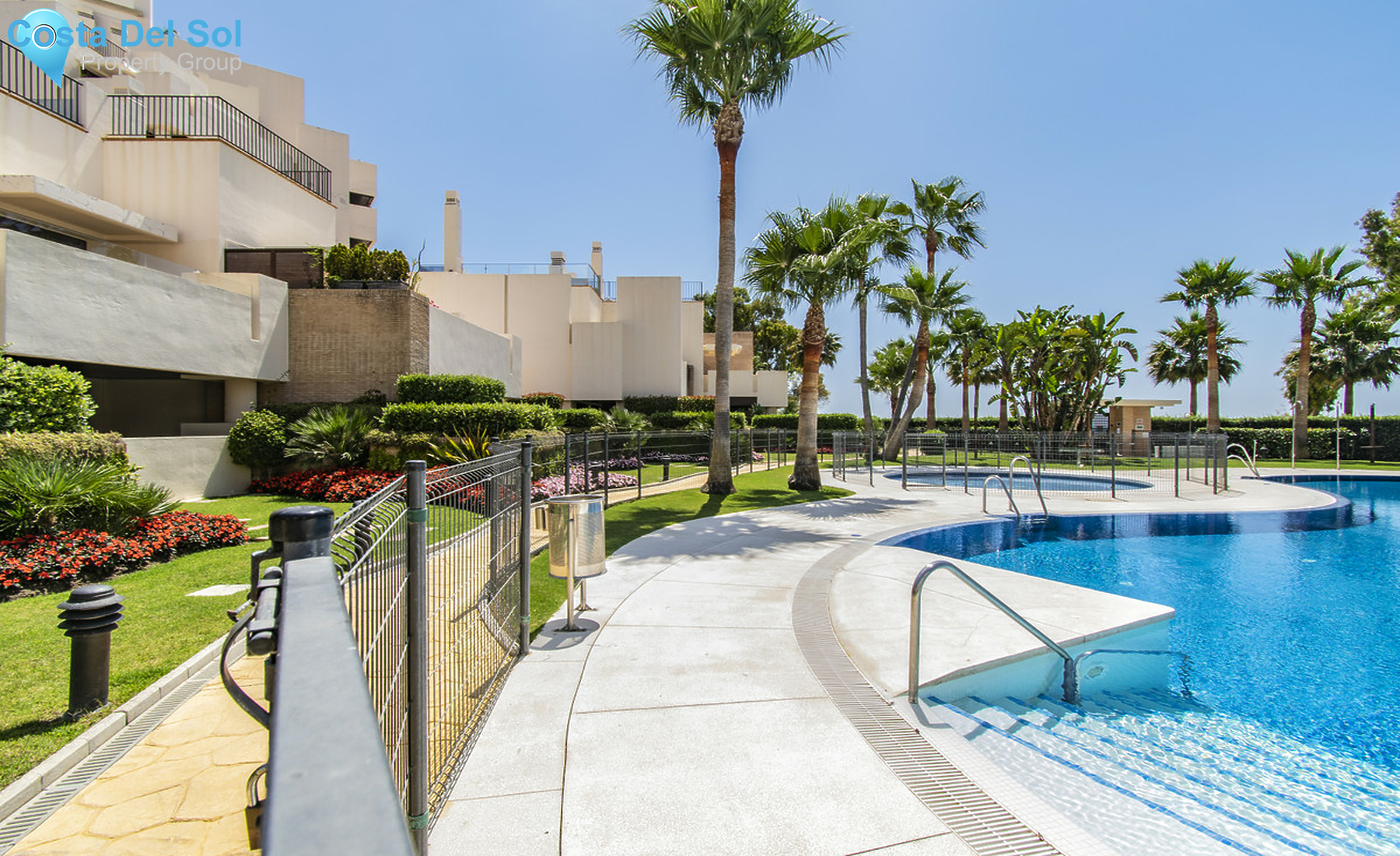 Middle Floor Apartment in Estepona-1406162