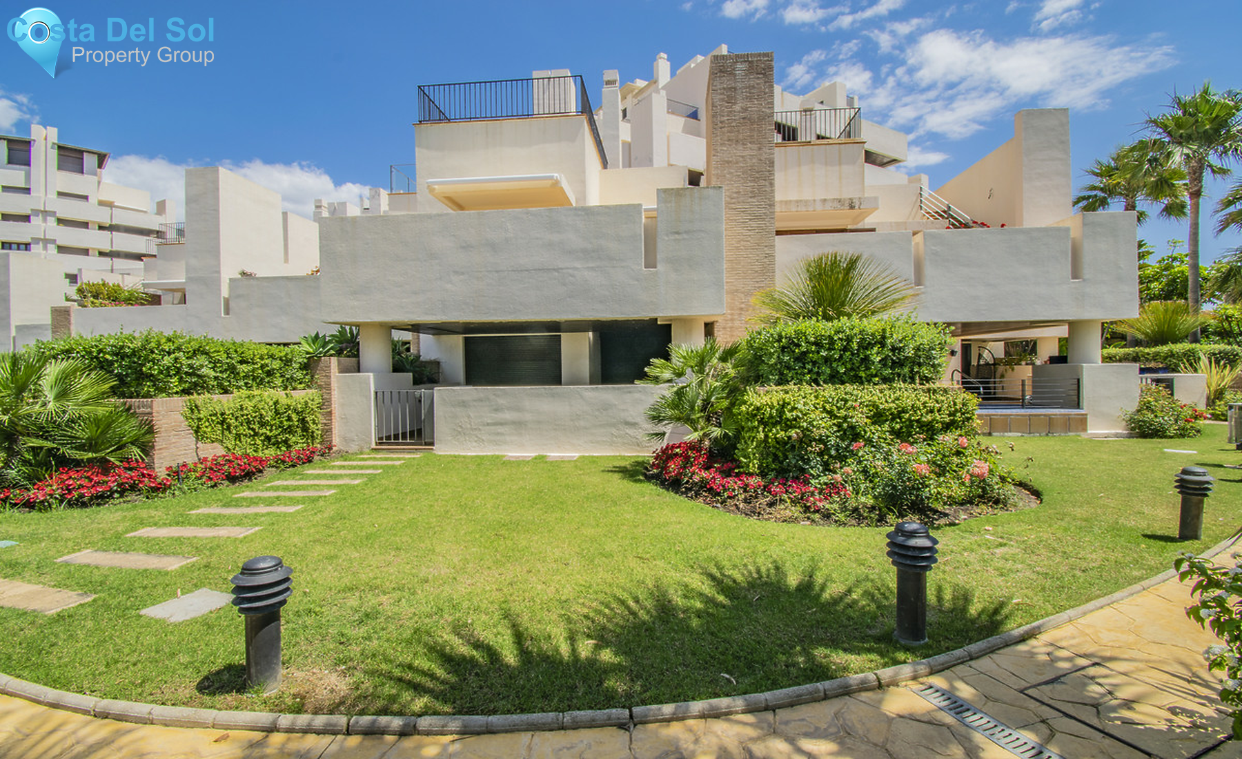 Middle Floor Apartment in Estepona-1406164