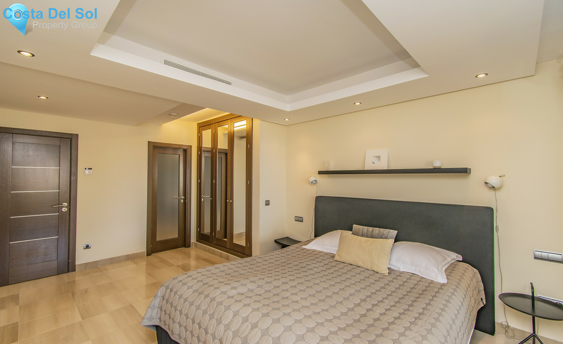 Middle Floor Apartment in Estepona-1406150